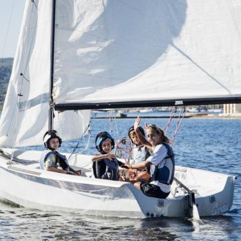 a small boat in a body of water