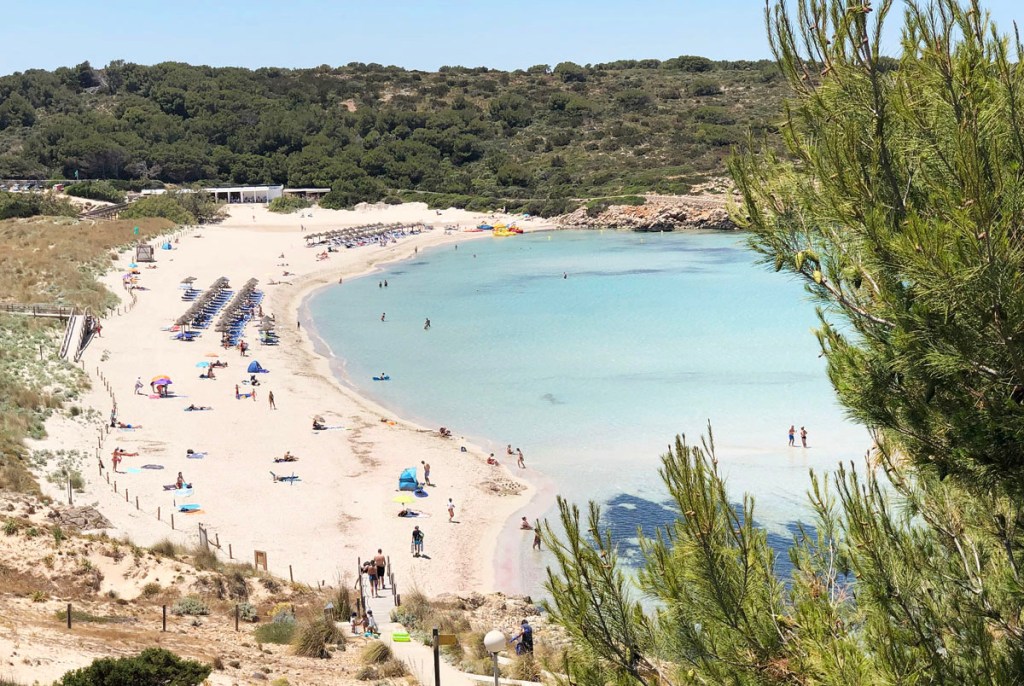 Playa Son Parc cerca de Fornells